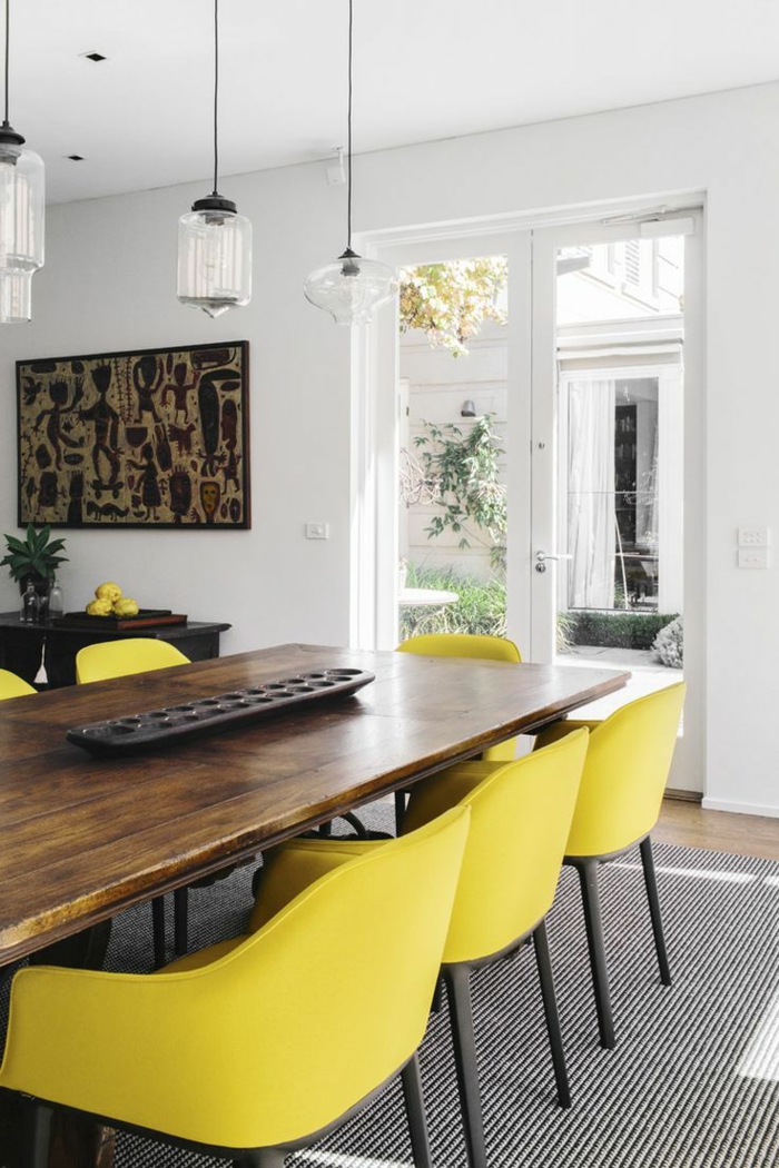1-accorder-les-couleurs-dans-la-salle-à-manger-complete-pas-cher-chaises-jaunes