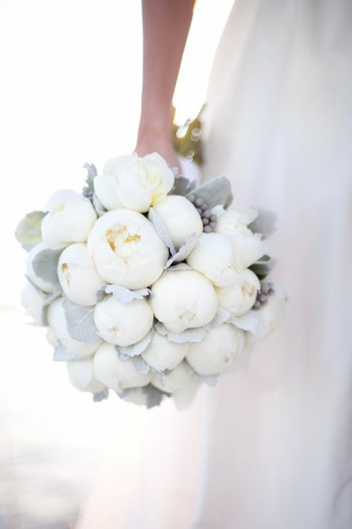 1-bouquet-mariée-pivoine-blanc-bouquet-mariée-original-bouquet-mariée-rond