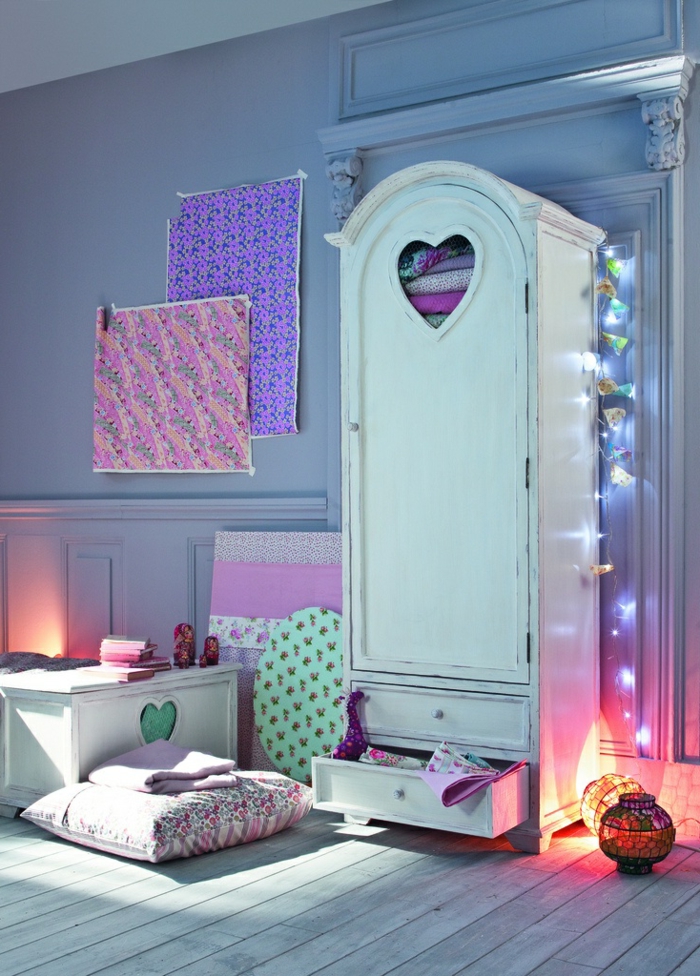 1-conforama-armoire-enfant-design-moderne-et-original-à-la-fois-murs-bleus-pour-la-chambre-d-enfant-coloré