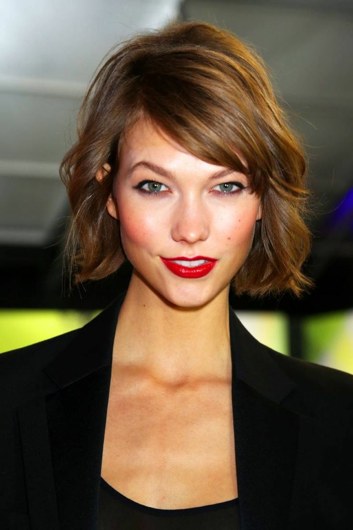 1-jolie-coupe-de-cheveux-dégradé-femme-2015-tendance-dans-les-coiffures-modernes-levres-rouges