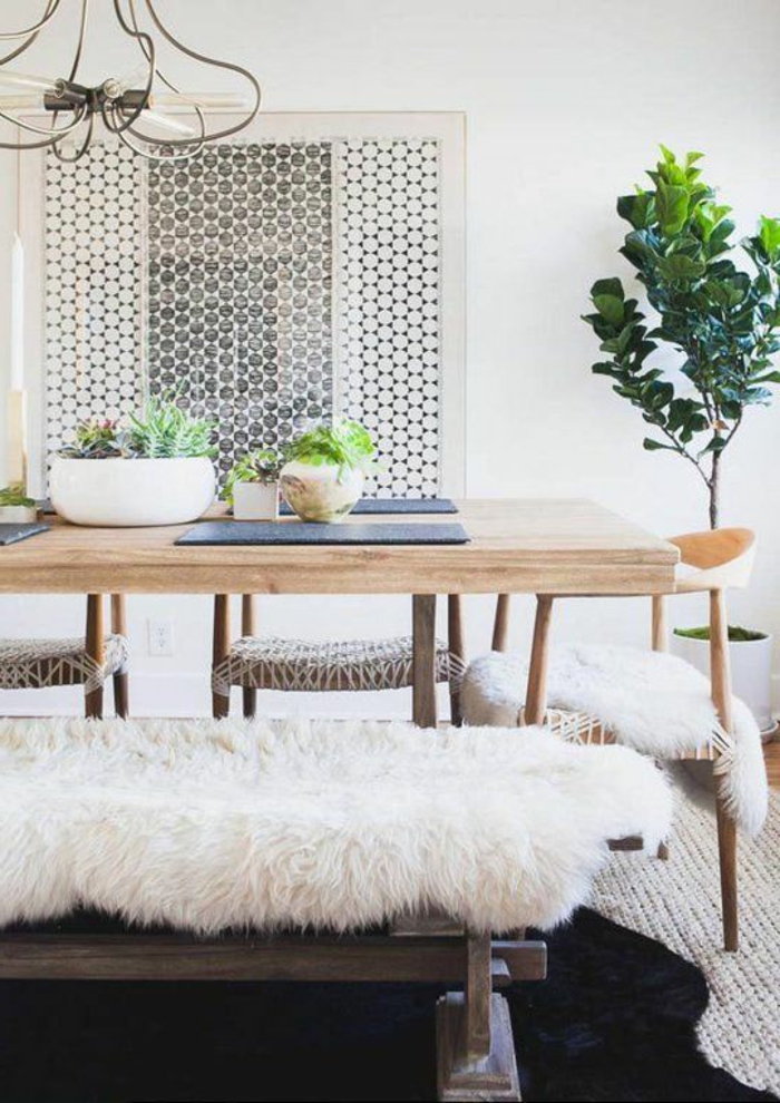1-jolie-table-carrée-salle-à-manger-contemporaine-en-bois-clair-plante-verte-d-intérieur