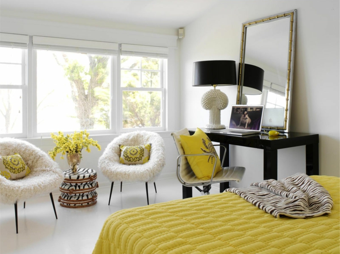 1-significations-des-couleurs-une-jolie-chambre-jaune-avec-murs-blancs-pour-la-hambre-à_coucher