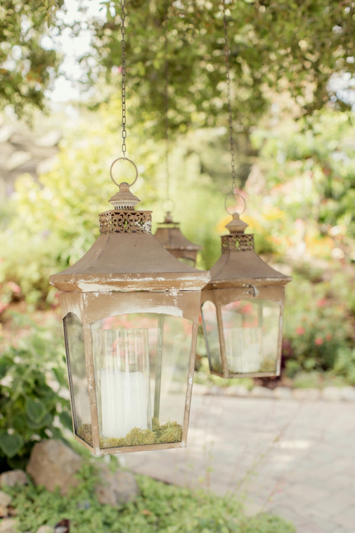 Bougies-décoration-photophore-mariage-jardin-vert-lanterne-rétro