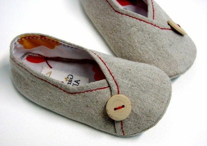Chaussures-pour-chez-soi-pantoufles-enfants-idée-porter