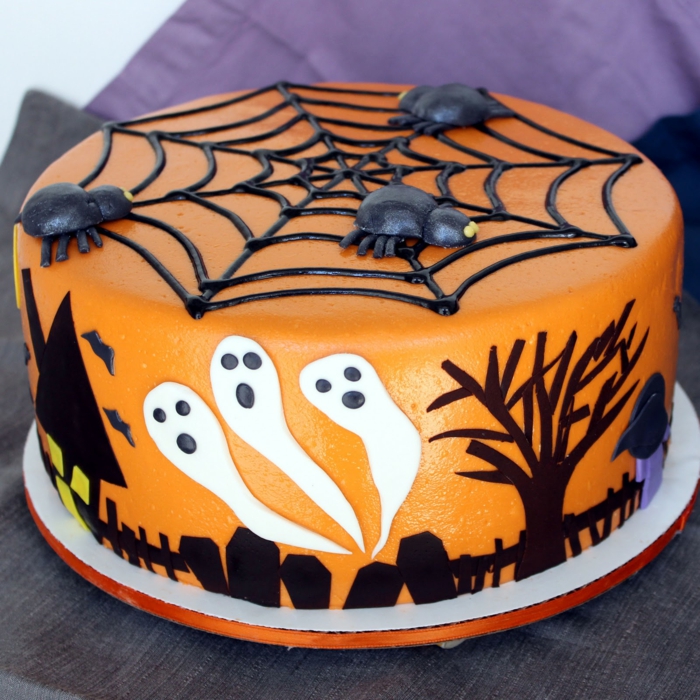Idées-déco-citrouille-Halloween-décoration-gâteau-en-orange