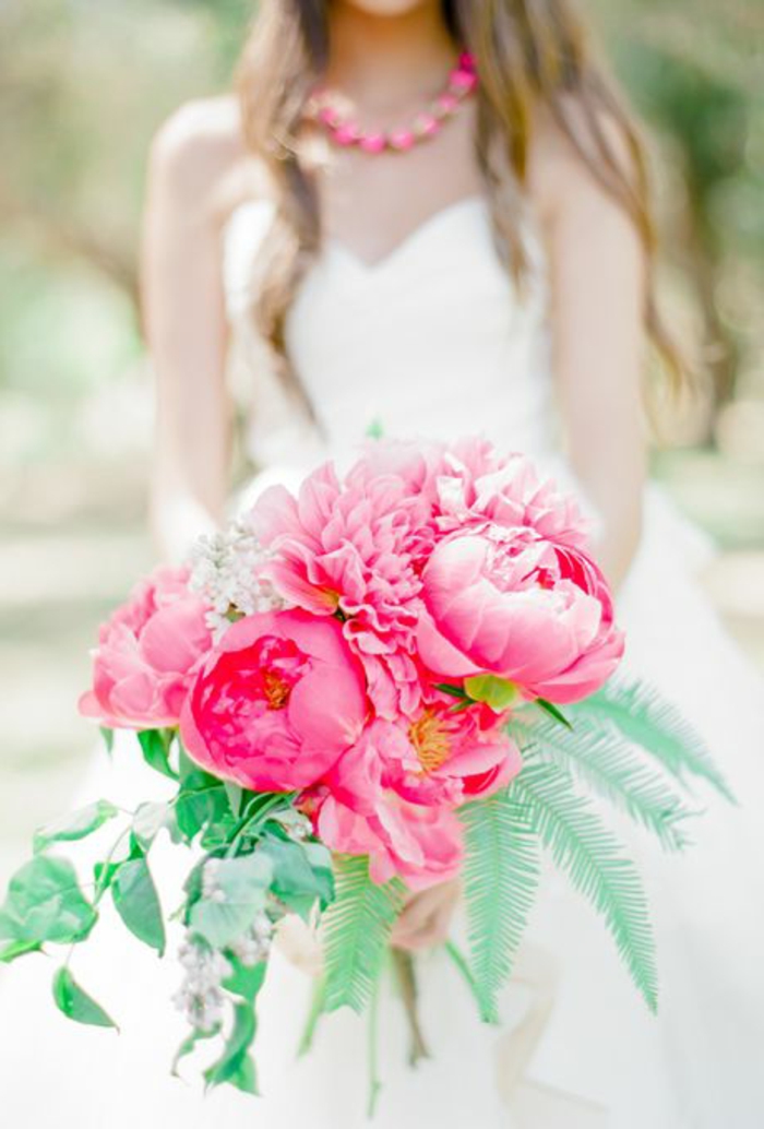 bouquet-mariée-pivoine-rose-fleurs-pour-mariage-comment-choisir-un-bouquet-de-fleurs