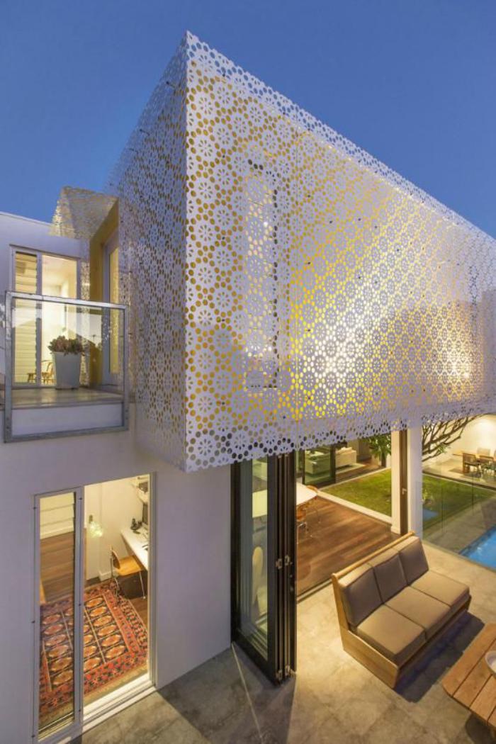 brise-soleil-blanc-très-esthétique-maison-moderne