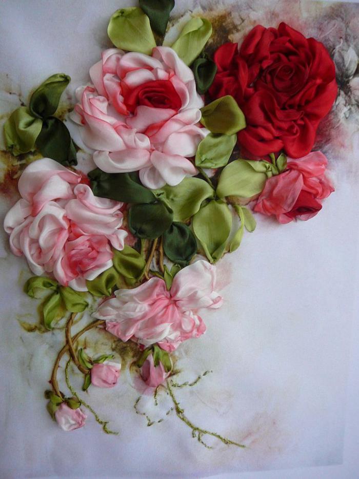 broderie-au-ruban-roses-magnifique-broderie-réaliste-superbe