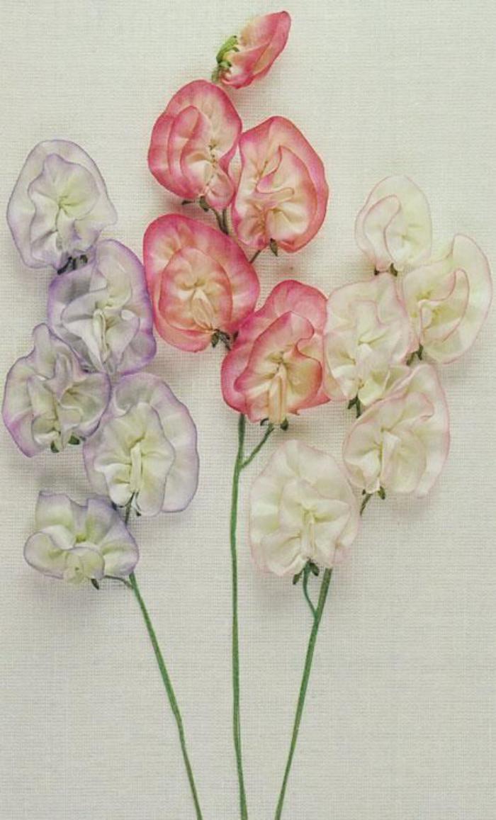 broderie-au-ruban-trois-brins-d'orchidées