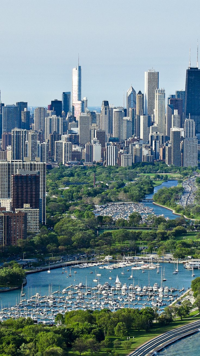 chicago-les-plus-hauts-gratte-ciel-du-monde-residentiel-à-chicago-une-rivière-autour-de-la-ville-un-joli-park