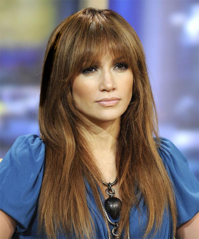 coiffure-avec-frange-Jennifer-Lopez-style-des-célébrités