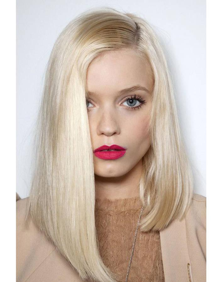 Soyez belles avec la coupe carré plongeant. Le carré plongeant style long!