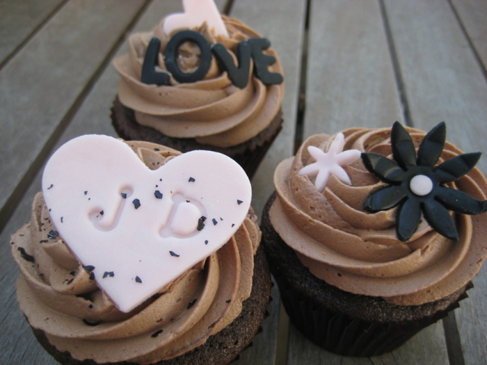 cupcake-chocolat-glacage-pour-cupcake-coeur-idée-st-valentine
