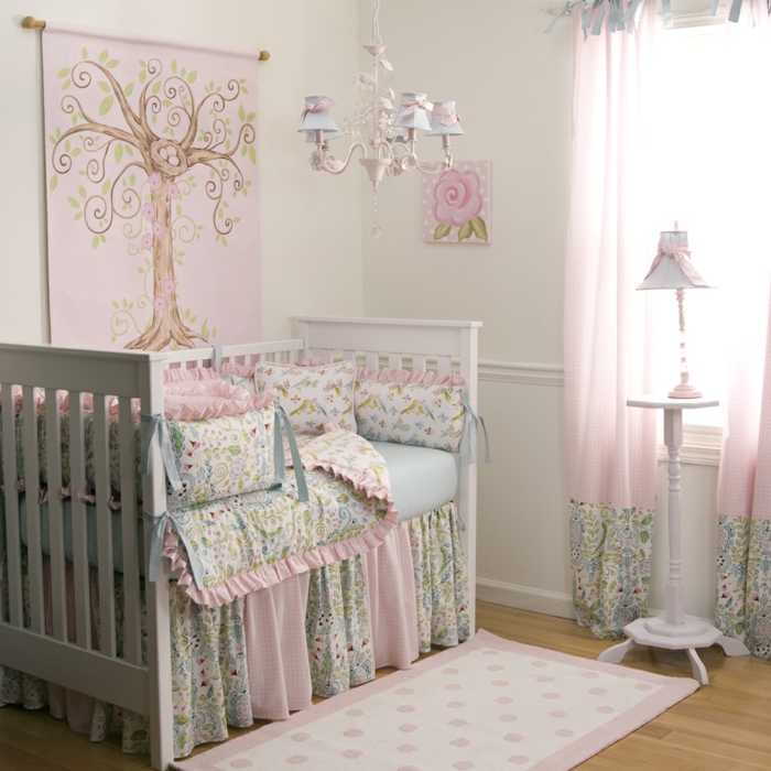 deco-chambre-bebe-fille-belle-en-couleur-idées-originalies-rose-arbre