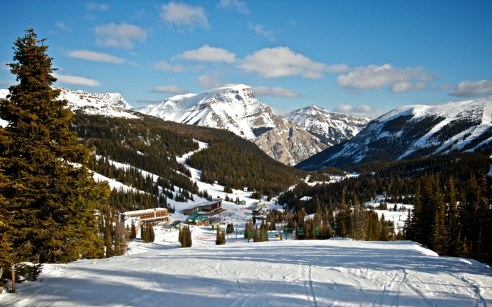 enneigement-pyrénées-fantastique-image-montagne-neige-station-ski