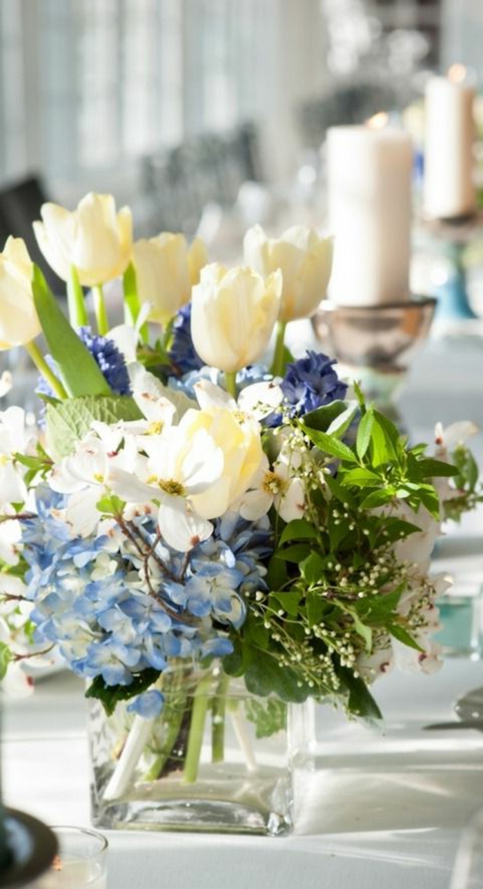 enorme-bouquet-de-fleurs-colorés-pour-bien-decorer-la-table-avec-fleurs