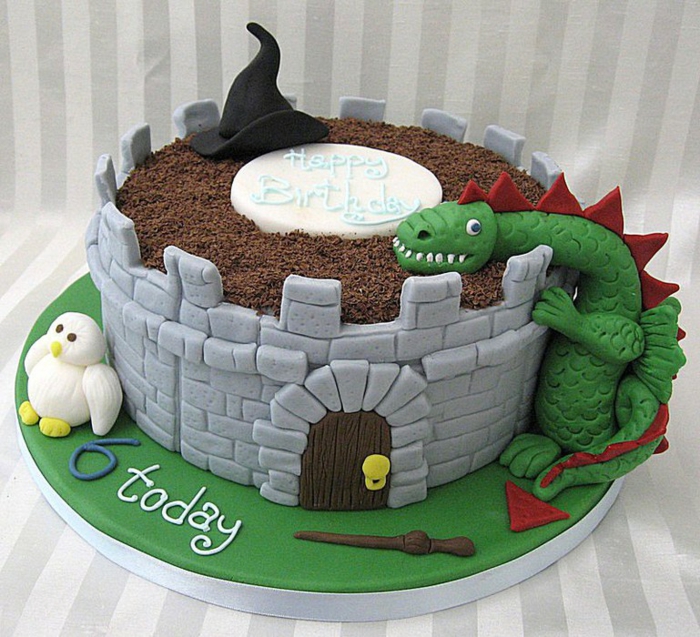gâteau-chateau-garçon-gâteau-d-anniversaire-garçon-ronde-castle