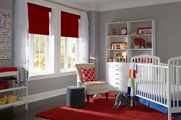 idee-deco-chambre-bebe-fille-accessoiriser-la-chambre-tapis-rouge