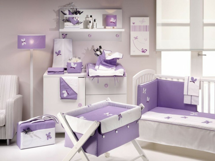 idee-deco-chambre-bebe-idées-intérieur-meubles-chambre-bébé-violet