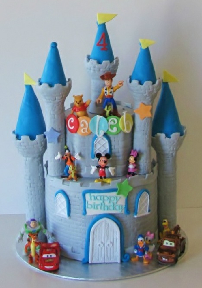 idée-gateau-chateau-thema-toy-story-anniversaire-garçon-gâteau château anniversaire fille