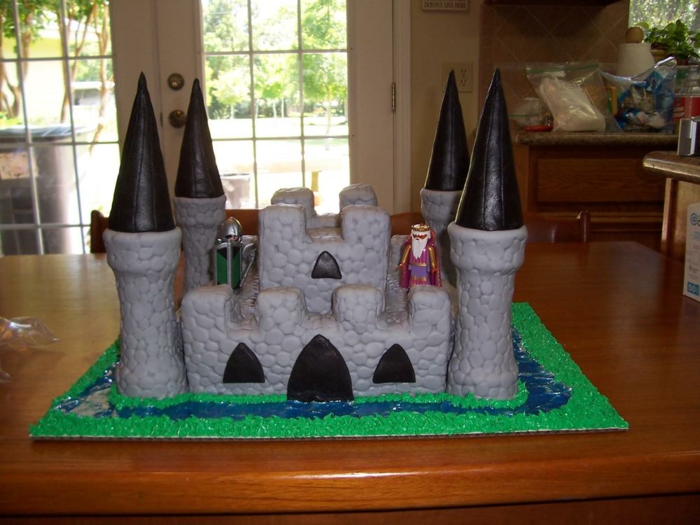 idée-pour-votre-gâteau-château-anniversaire-garçon