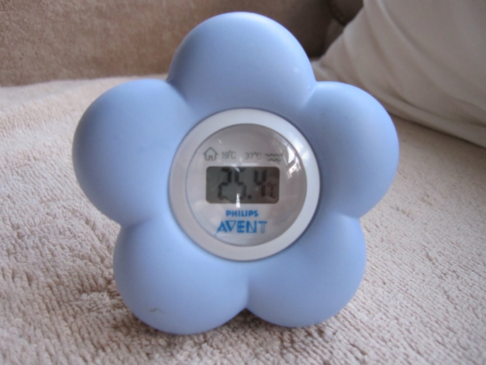 le-thermomètre-chambre-bébé-cool-fleur