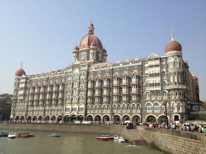 palais-indien-architecture-phénoménale-en-Inde-l'hôtel-Taj-Mahal