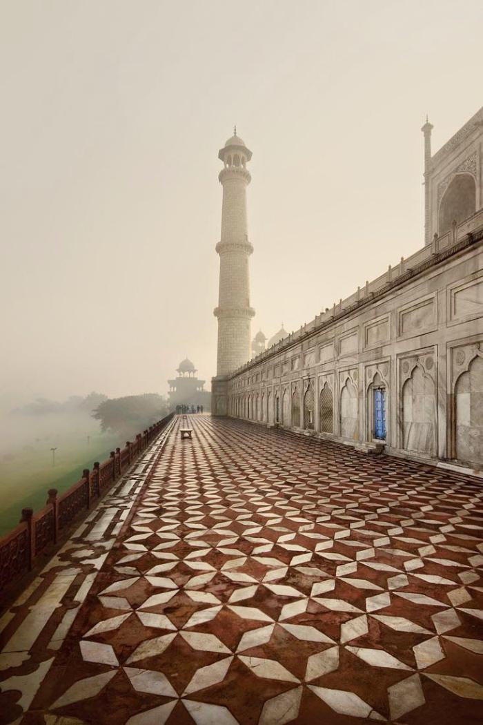 palais-indien-le-grand-mausolée-Taj-Mahal-à-Agre