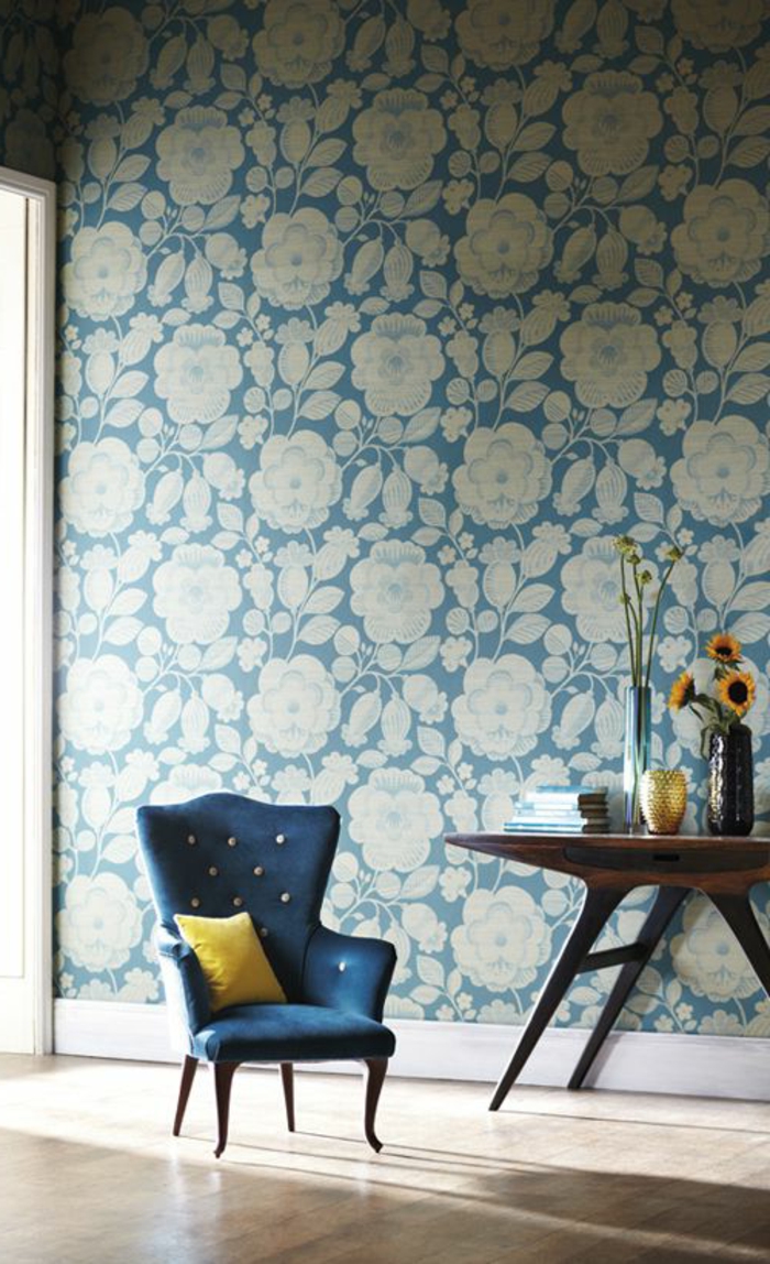 papier-peint-de-couleur-bleu-clair-meubles-d-intérieur-modernes-bleu-foncé-idee-papier-peint-salon-chabby-chic