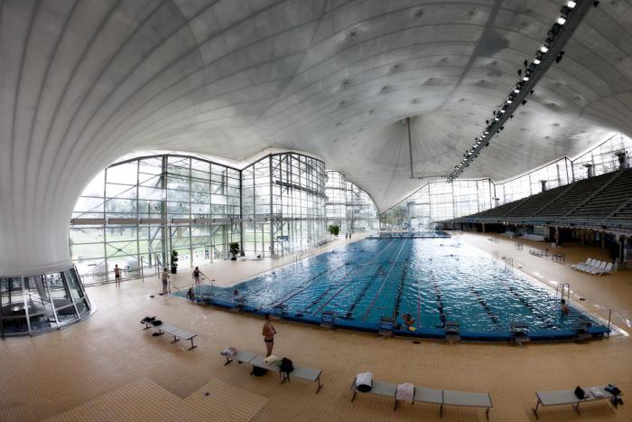 piscine-olympique-phénoménale-à-Munich-incroyable-architecture-intérieure