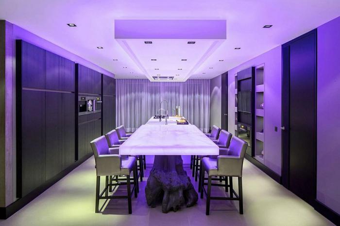 plafond-lumineux-cuisine-plus-salle-de-déjeuner-illuminée