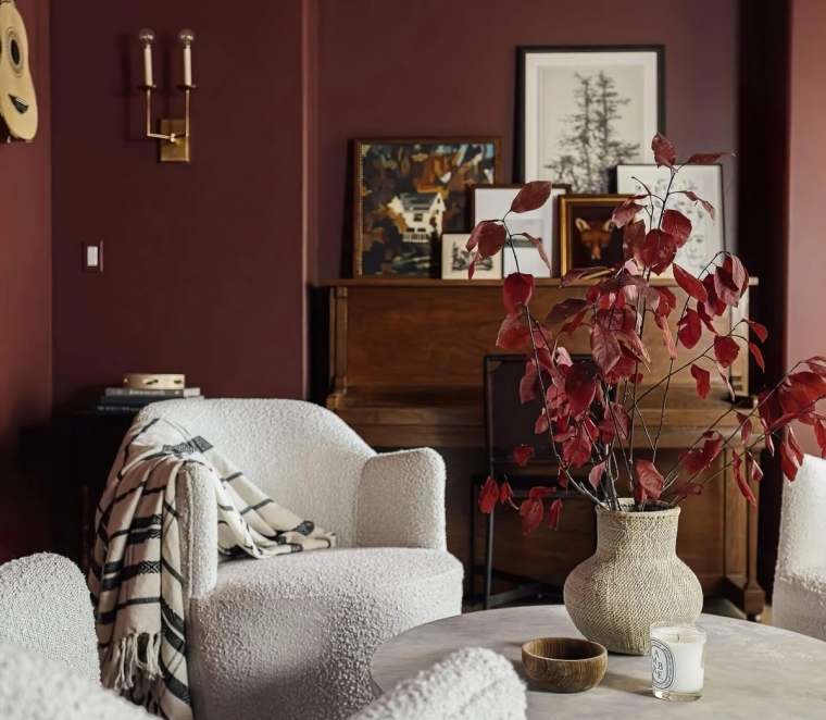 quelle couleur avec le bordeaux salon meubles fauteuils blancs