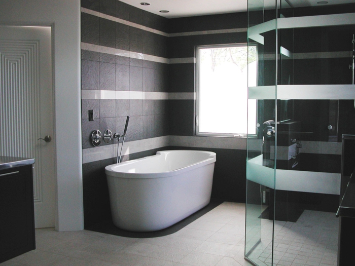 salle-de-bain-carrelage-idée-comment-faire-votre-carrelage-noir-et-blanc