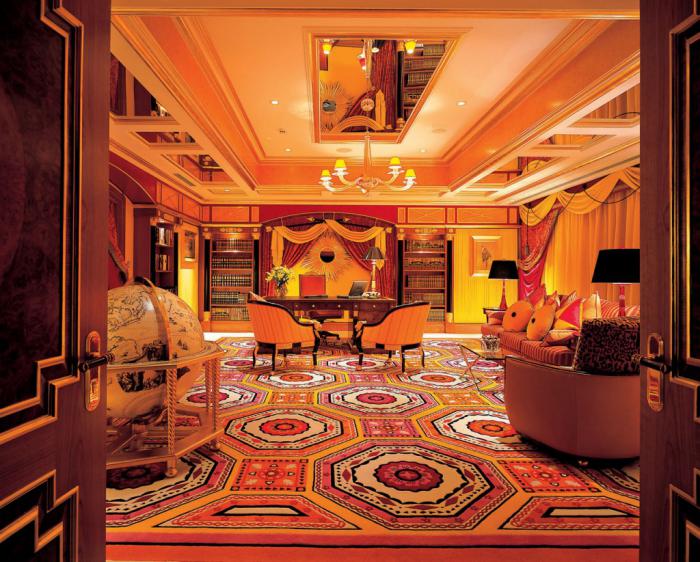 salon-marocain-moderne-sensationnel-décoration-riche-en-couleurs