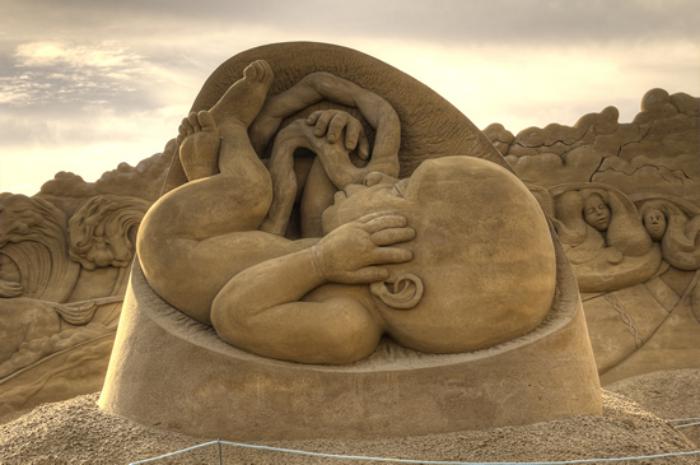 sculpture-de-sable-avant-de-naître