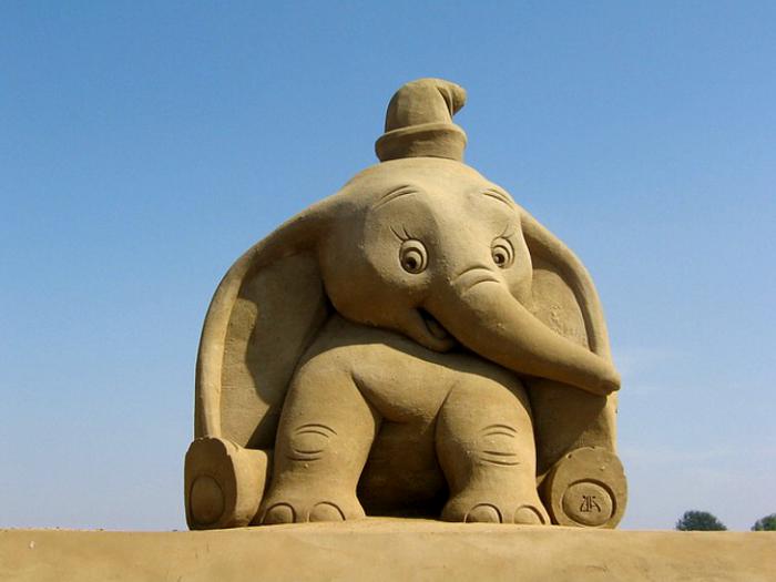 sculpture-de-sable-petit-éléphant-sympathique