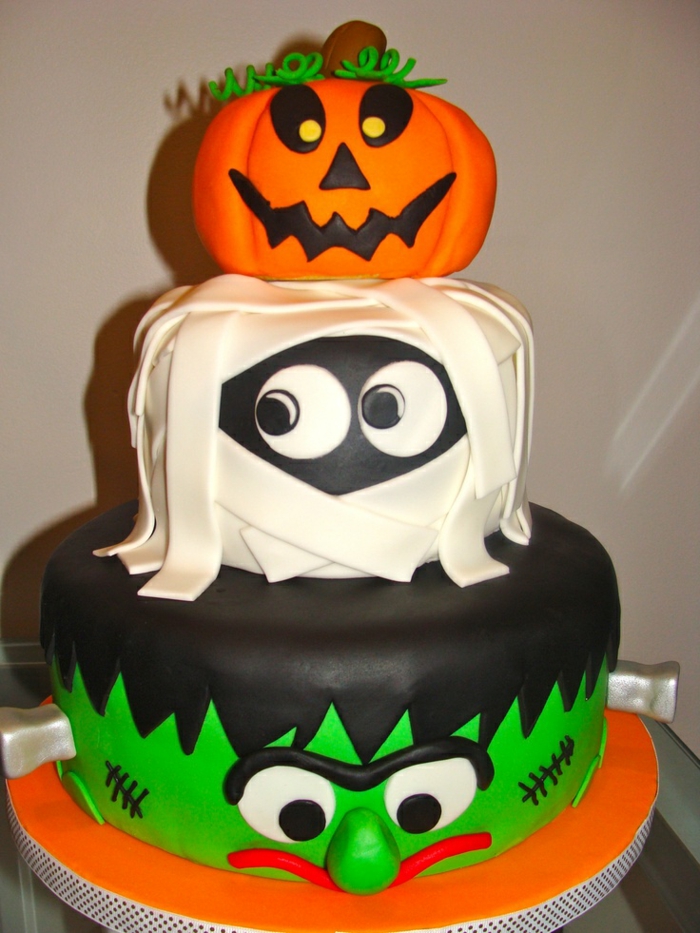 un-gâteau-pour-halloween-decoration-gateau-halloween-fantome-citrouille