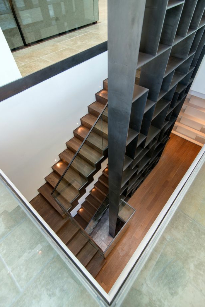 voici-une-autre-variante-pour-escalier-tournant-en-bois-foncé