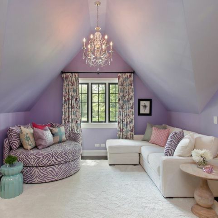 0-comment-bien-amenager-la-chambre-de-fille-ado-couleur-violet-sol-beige-et-lustre-baroque