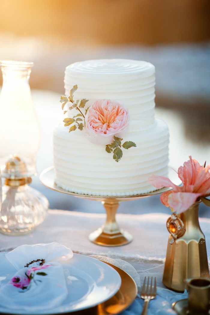 0-gateau-de-mariage-pièce-montée-coux-mariage-wedding-cake-avec-decoration-en-fleurs-wedding-cake-vanille
