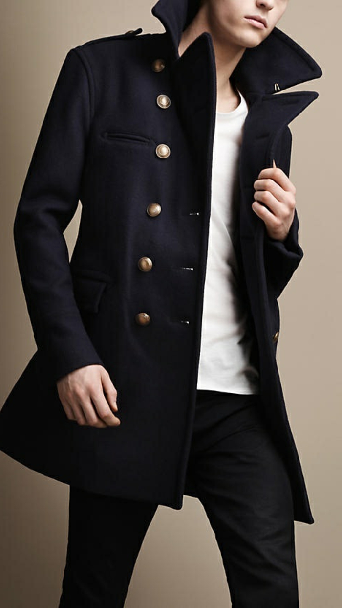 1-elegant-homme-avec-veste-officier-bleu-foncé-manteau-long-homme-de-couleur-bleu-foncé