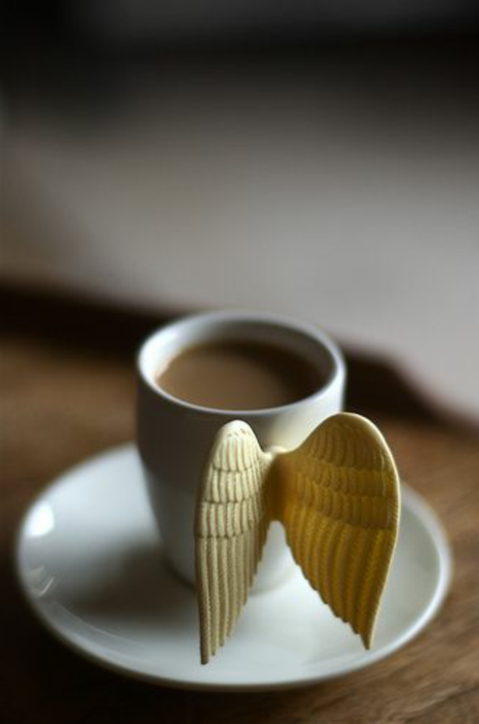 1-tasse-à-café-personnalisée-tasse-à-café-originale-avec-cafe-une-jolie-table-en-bois-massif