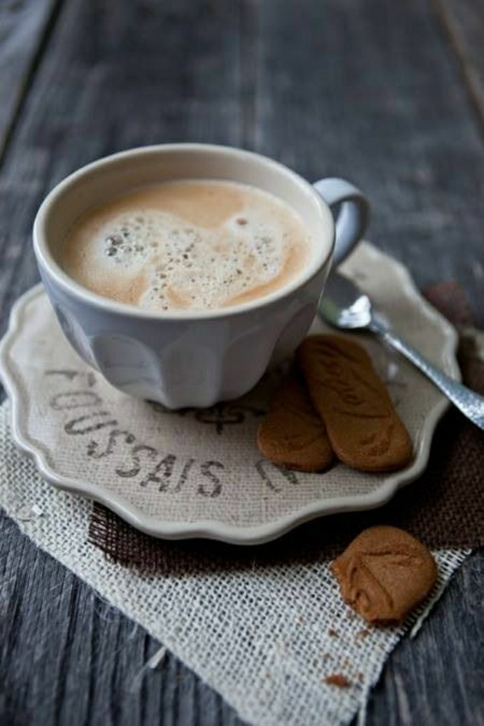 2-tasses-à-café-bodum-tasse-a-cafe-originale-avec-figure-et-biscuits-a-cote