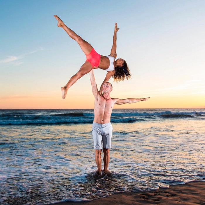 acro-yoga-yoga-partenaires-exercices acrobatiques