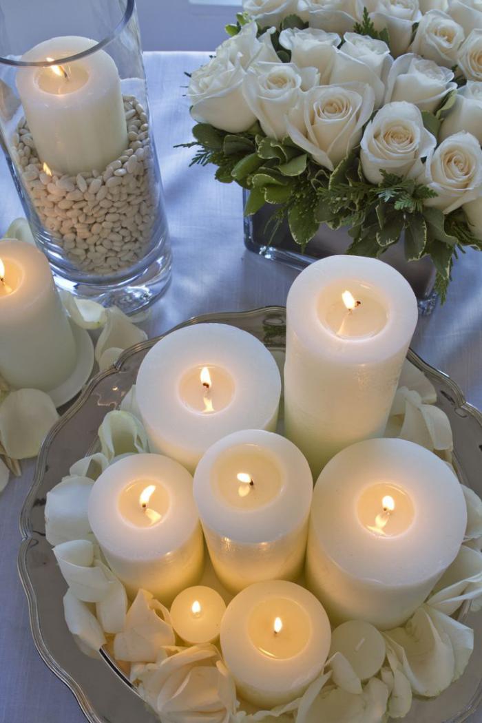 bougie-blanche-décoration-de-table-de-mariage-avec-bougies-blanches