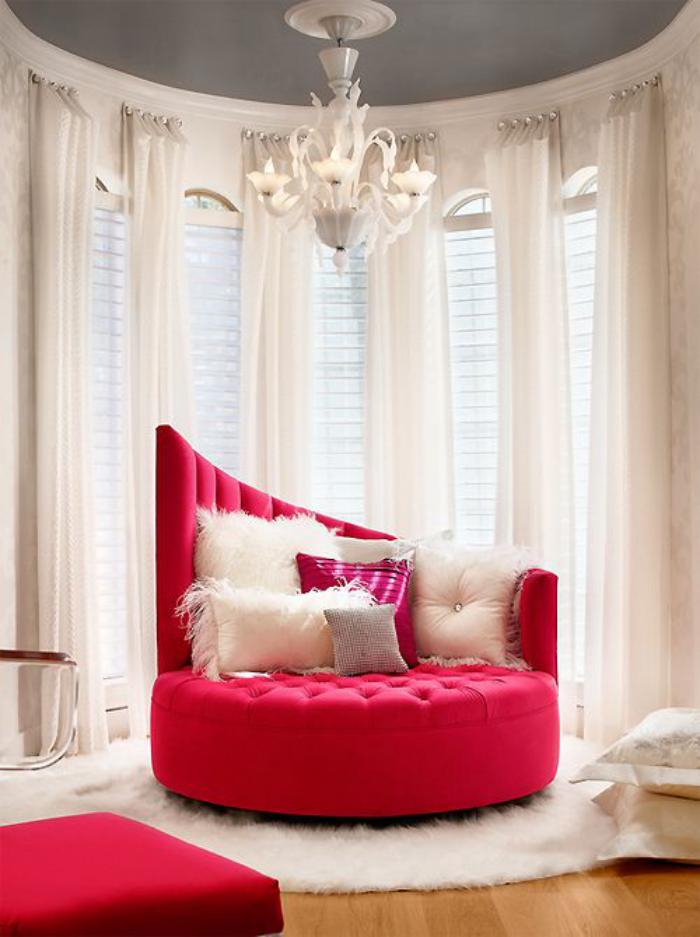 canapé-arrondi-le-nouveau-baroque-petit-sofa-rouge-circulaire