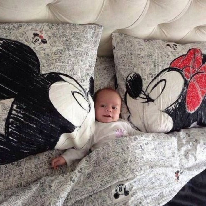 chambre-à-coucher-taie-oreiller-taille-oreiller-taie-traversin-mickey-et-minnie-mouse-embrasse