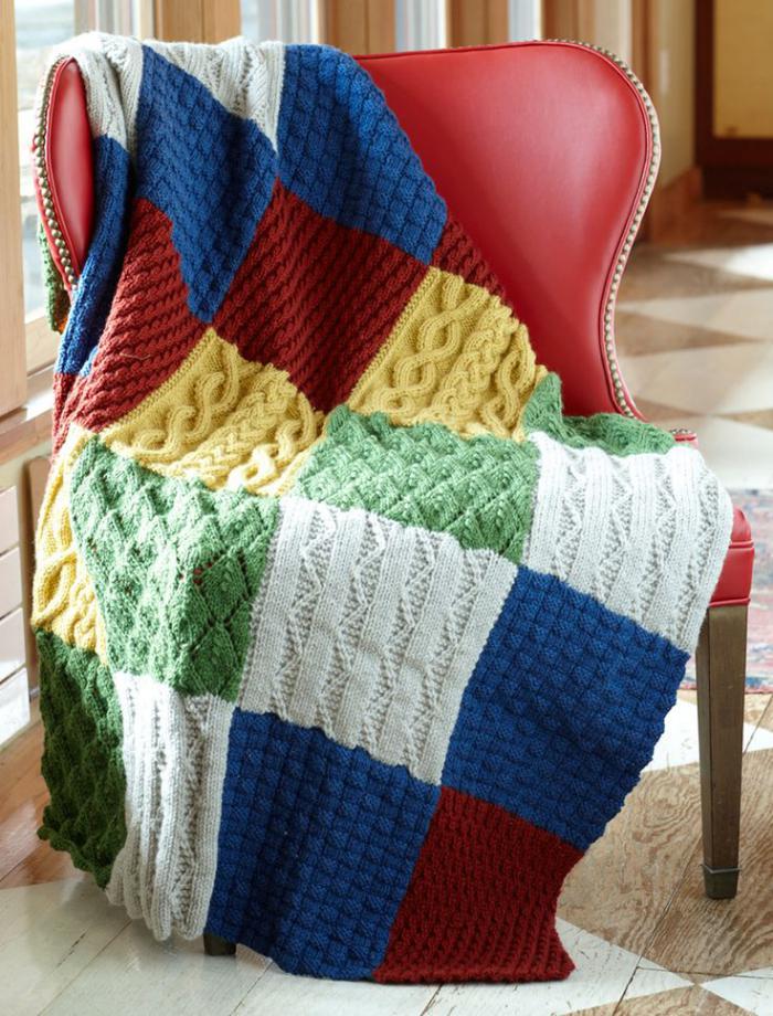 couverture-patchwork-belle-couverture-de-lit-tricotée