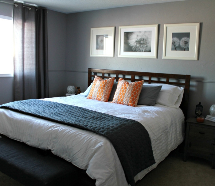 design-intérieur-chambre-à-coucher-gris-lit-coussinet-peinture-triptyque