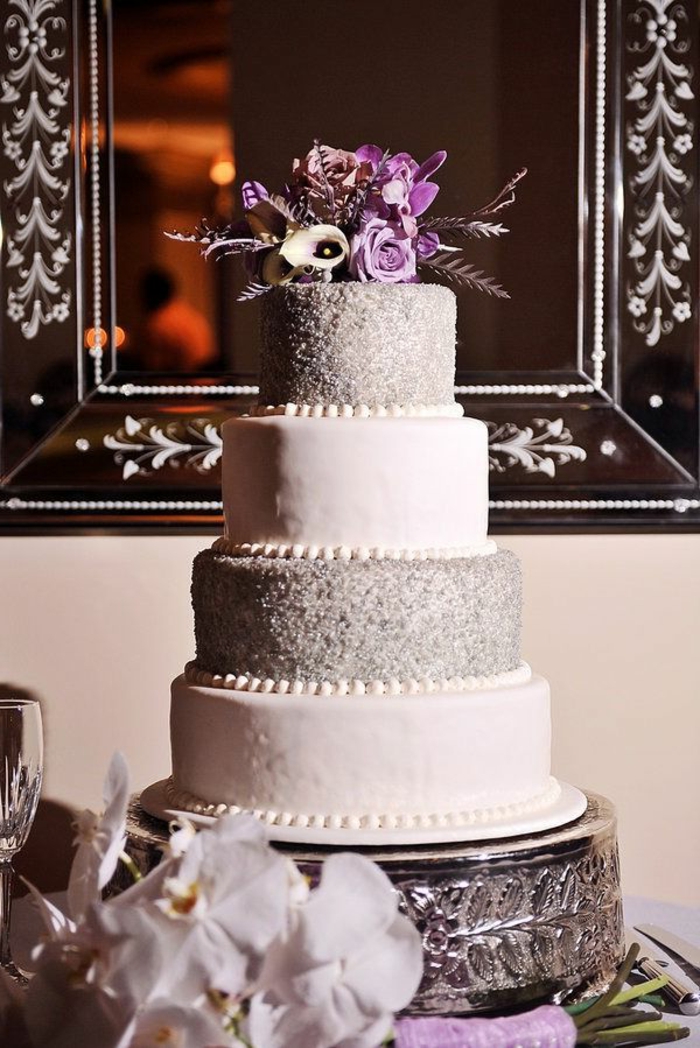 elegant-design-de-wedding-cake-gateau-de-mariage-pièce-montée-coux-mariage-blanc-et-gris